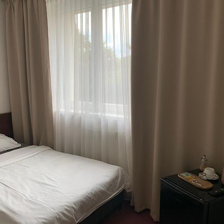 Hotel-Pension Kamyk Прага Екстер'єр фото