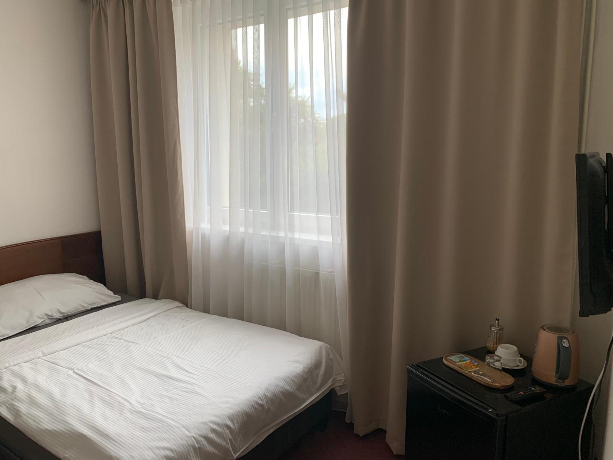 Hotel-Pension Kamyk Прага Екстер'єр фото
