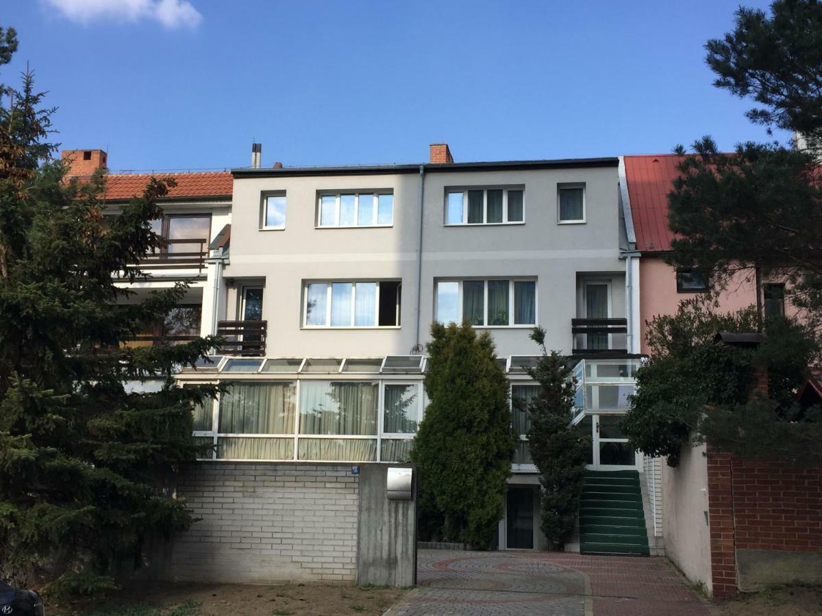 Hotel-Pension Kamyk Прага Екстер'єр фото