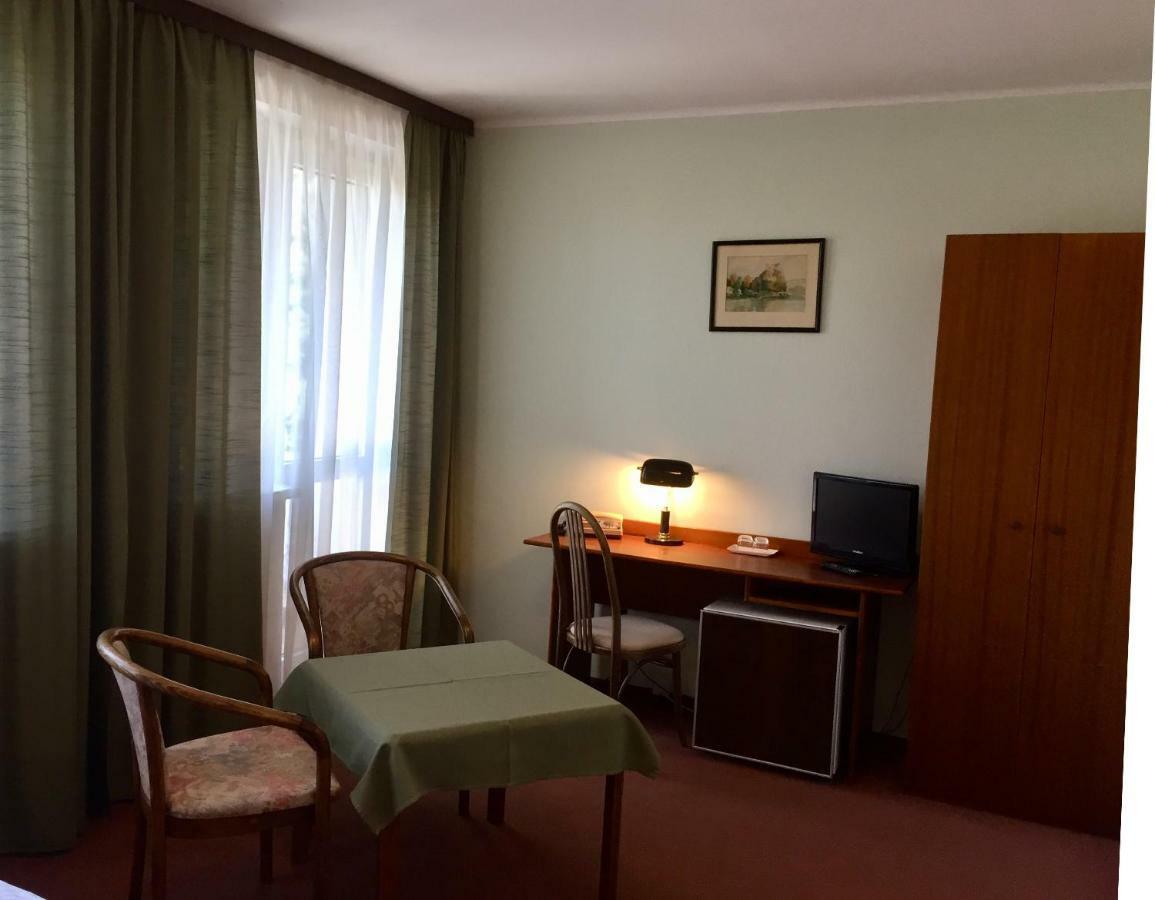 Hotel-Pension Kamyk Прага Екстер'єр фото