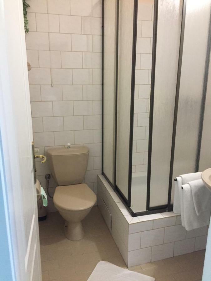Hotel-Pension Kamyk Прага Екстер'єр фото